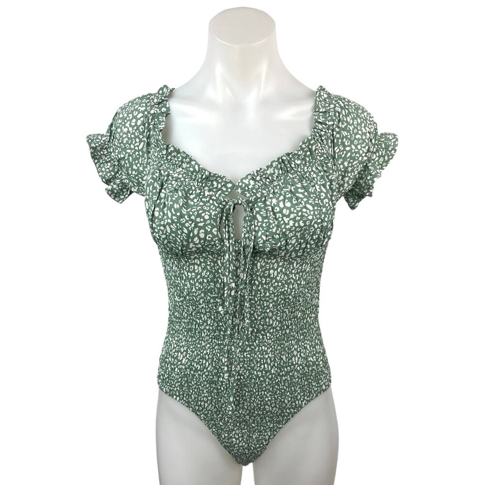 Princess Polly Green White Ruffle Keyhole Tie Neck Smocked Bodysuit Top Size 2